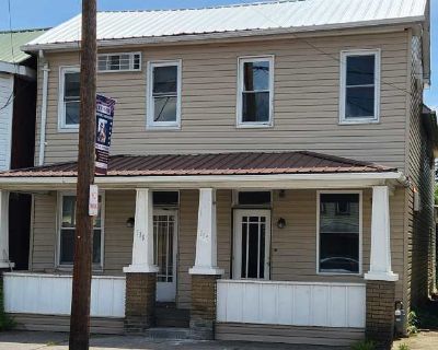 3 Bedroom 1BA 1140 ft Pet-Friendly Apartment For Rent in Keyser, WV