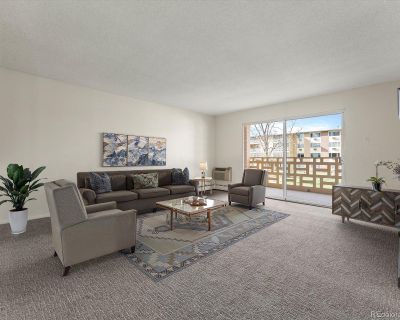 2 Bedroom 1BA 945 ft Condo For Sale in Denver, CO