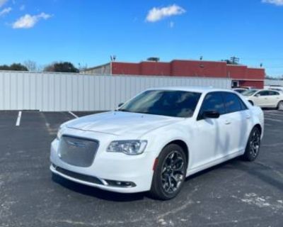 Used 2018 Chrysler 300 Touring