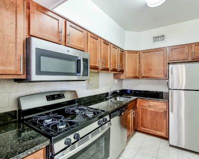 2 Bedroom 1.5 BA 1100 ft Furnished Apartment for Rent in Forest Hills, Washington DC