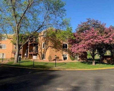 2 Bedroom 1BA 782 ft Condominium For Sale in GOLDEN VALLEY, MN