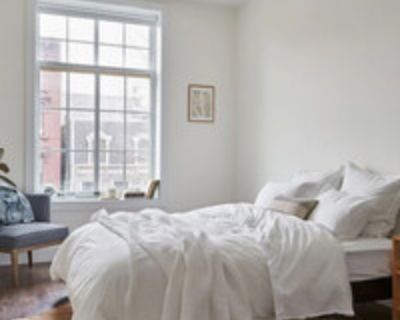 Easy city living meets classic New York architecture. This beautiful coliving home was once a single-family mansion, with many of the stunning details still in place including ornate fireplaces (now decorative), intricate woodwork, and stunning hardwood floors. Alongside these classic details, you ll also find everything you need for comfortable city living. Cook dinner with roommates in your c...
