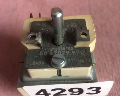 Stove  burner switch Part#50.67079.970   316530100