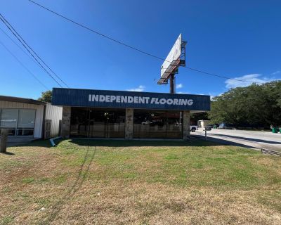 5670 ft Commercial Property For Rent in Fort Walton Beach, FL