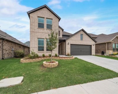 4 Bedroom 3BA 3205 ft Single Family House For Rent in Celina, TX