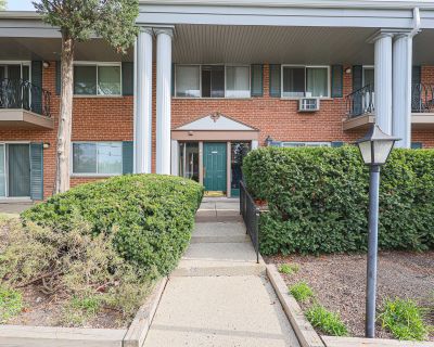 2 Bedroom 1BA Condo For Sale in Arlington Heights, IL