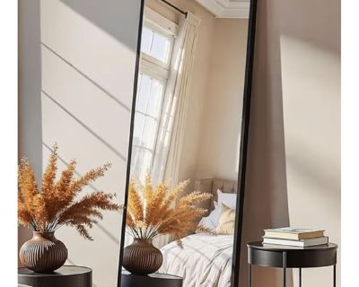 Hello everyone, I'm looking for a secondhand full length mirror for my teenage daughter. Thank you for any help. Sharon Check out the pictures at: