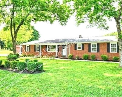 3 Bedroom 3BA Furnished House For Rent in Boiling Springs, SC