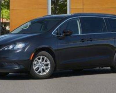 Used 2022 Chrysler Voyager LX