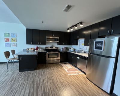 Furnished Room for Rent in 1 Bedroom 2.0 BA Apartment in Ann Arbor Central, Michigan