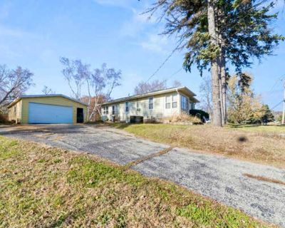 2 Bedroom 1BA 1104 ft Single Family Home For Sale in TWIN LAKES, WI