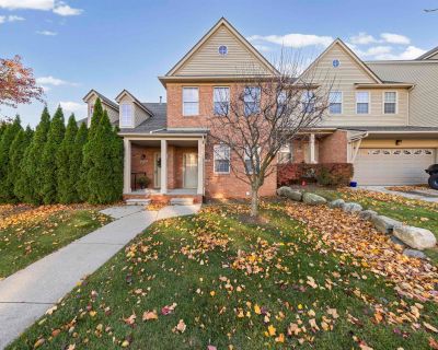 2 Bedroom 3BA 1434 ft Condo For Sale in Shelby Twp, MI