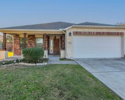 3 Bedroom 2BA 1754 ft Single Family House For Sale in Waxahachie, TX