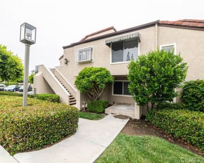 3 Bedroom 3BA 1354 ft Apartment For Rent in Irvine, CA