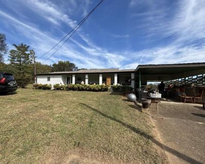 3 Bedroom 1BA 1200 ft Mobile Home For Sale in CHATTANOOGA, TN