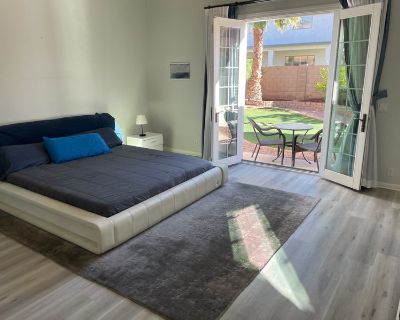 Total rooms: 6. Deposit (Room 1): $500.00 * Deposit (Room 2): $500.00 * Deposit (Room 3): $500.00 * Deposit (Room 4): $500.00 * Utilities included?: No. References required. No preference. Smoking is allowed. Couples are welcome. Furnishings: Furnished * Parking: Yes * Garage: Yes * Yard/patio: Yes * Disabled access: * Living room: shared * Broadband included: Yes. Availability Available Now Mi...