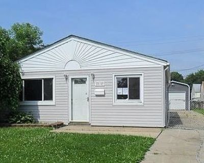 25103 Dale St. Beautiful 3 bedroom, 1 bath house for rent! 1 car garage and storage shed. Fresh painting all rooms, new carpet and blinds, new furnace and spacious kitchen and laundry room. Great Location in Roseville with fenced backyard.For interested only email or callRenter responsible for all utilities including water bills. Bring your own appliances.. 3 Bedroom. 1 Bathroom. 1045 ft