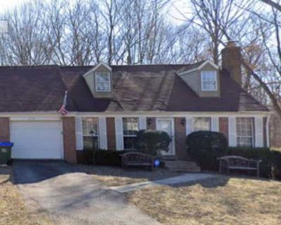 Private room with shared bathroom in a House with 3 roomies, Dale City, VA 22193