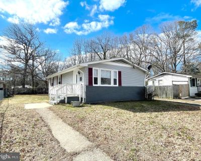 3 Bedroom 1BA 960 ft Apartment For Rent in Lexington Park, MD
