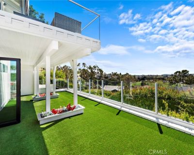 3 Bedroom 3BA 3501 ft Condo For Sale in Newport Beach, CA