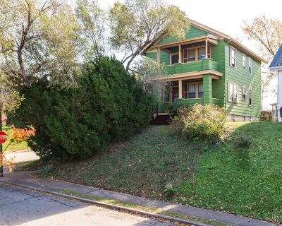 1 Bedroom 1608 ft Studio For Sale in Norwood, OH