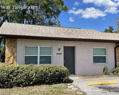 2 Bedroom 1BA 780 ft Condo For Rent in Bradenton, FL