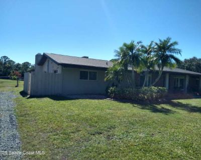 1 Bedroom 1BA 400 ft Furnished Apartment For Rent in June Park, FL