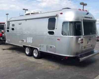 2017 Airstream Flying Cloud 26U
