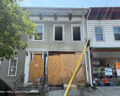 4 Bedroom 2BA 1476 ft Apartment For Rent in Catskill, NY