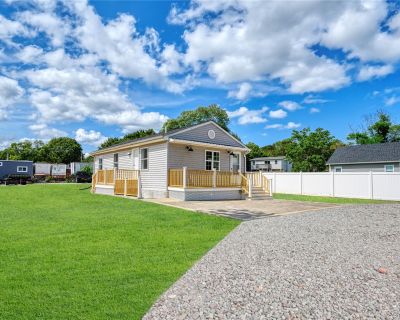 5 Bedroom 2BA 1500 ft House For Rent in Center Moriches, NY