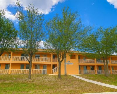 2 Bedroom 2BA 1007 ft Apartment For Rent in Cape Coral, FL