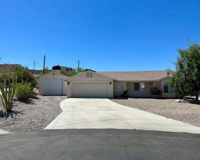 3 Bedroom 2BA 1285 ft Pet-Friendly Apartment For Rent in Lake Havasu City, AZ