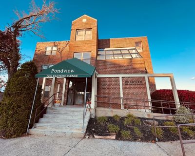 2 Bedroom 1BA 962 ft Condo For Sale in Lynn, MA