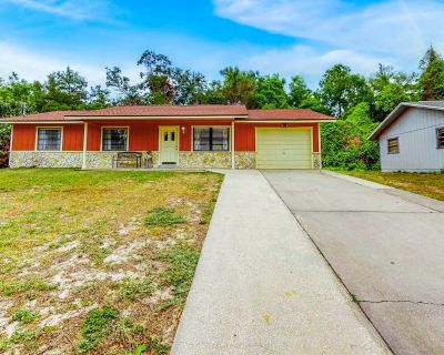 3 Bedroom 2BA Retreat Vacation Rental in Little Hawk Villa, Crystal River, FL