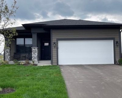 Robinwood Ct, Victoria, Home For Rent