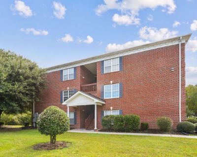 3 Bedroom 3BA 1250 ft Apartment For Rent in Myrtle Beach, SC