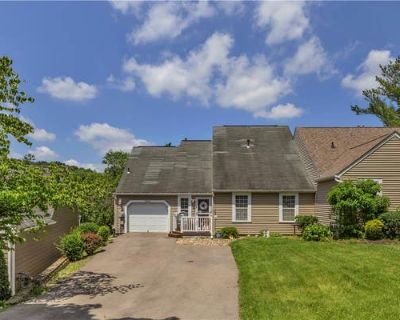 3 Bedroom 2BA 1264 ft Condominium For Sale in WEXFORD, PA