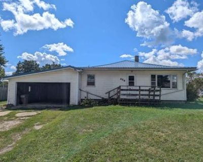 3 Bedroom 1BA 1600 ft Single Family House For Sale in Postville, IA