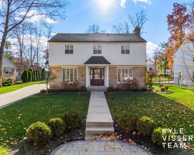 Oakwood Dr Se, Grand Rapids, Home For Sale