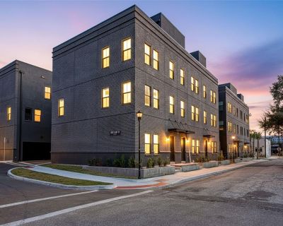 3 Bedroom 3BA 2104 ft Apartment For Rent in Tampa, FL