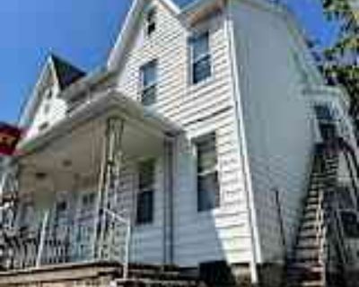 2 Bedroom 1BA 1200 ft² Pet-Friendly Apartment For Rent in Easton, PA 1525 Butler St unit 1