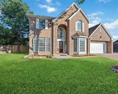 Red Bud Ct, Pearland, Home For Sale