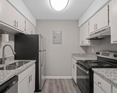 1 Bedroom 1BA 650 ft Pet-Friendly Apartment For Rent in Liberty, MO