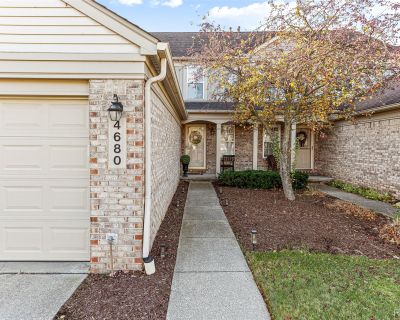 2 Bedroom 1BA 1682 ft Condo For Sale in Canton Charter Township, MI