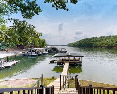 4 Bedroom 2BA House Vacation Rental in Lake Ozark s Ultimate Vacation Haven with...