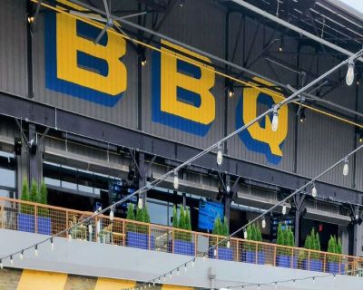 Lease term: Minimum 1 Year. $900/month No Security Deposit. Furnished Rental Furnished Room. Female college students, masters students, Doctoral candidates, and or professionals seeking housing are invited to consider a prime location at The Marshall. This newly constructed property is conveniently situated across from SLU and IKEA, within close proximity to Delmar, Whole Foods, Target (5 minut...