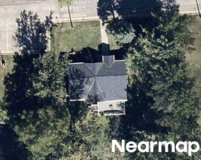 Preforeclosure Property in Pewaukee, WI 53072 - Hickory St