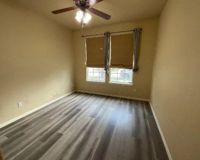 Pet friendly $850 per month room to rent in Savannah