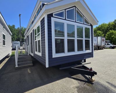 2025 Kropf Island Series 5092WD
