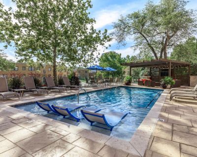 2 Bedroom 1BA 763 ft Pet-Friendly Apartment For Rent in Kansas City, MO
